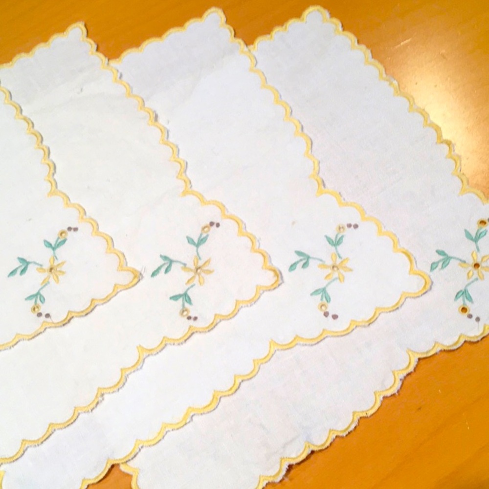Pure Linen Cocktail Napkins 1940s - Picture 3 of 6
